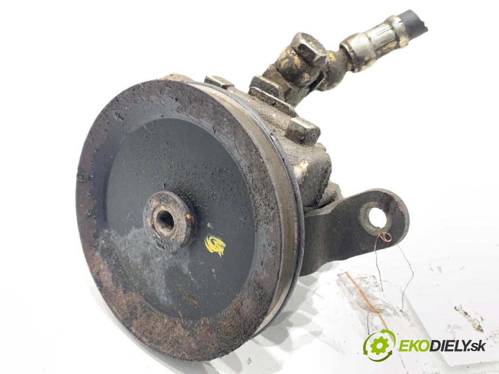 NISSAN TERRANO samochód terenowy zamknięty 1994 73 kW 2.7 TD 4WD 2664 pumpa servočerpadlo  (Servočerpadlo)