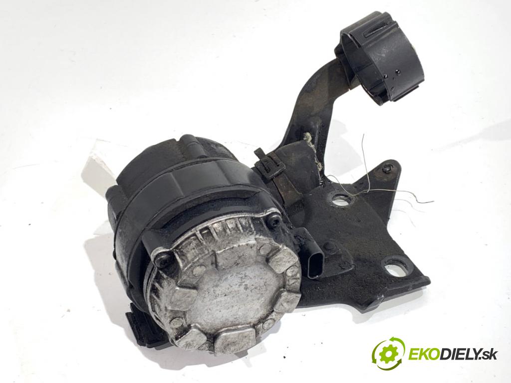 VW PASSAT B8 Kombi 2016 140 kW 2.0 TDI 1968 DALŠÍ: Pumpa vody 04L965567A (Vodná pumpa)