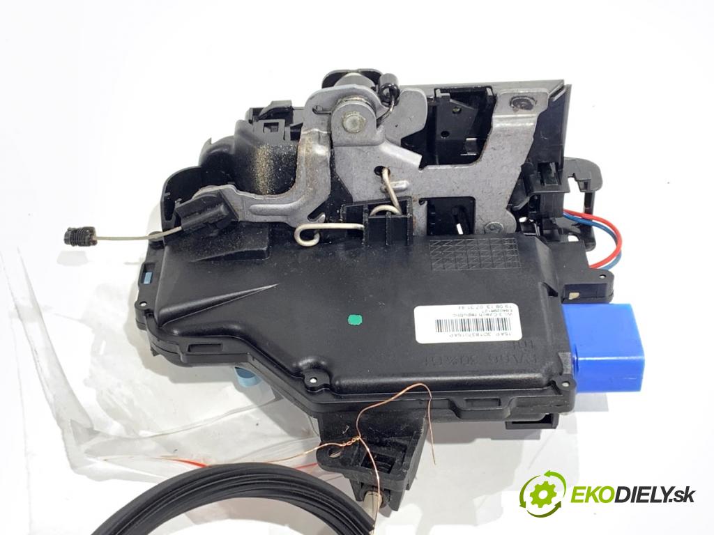 VW PHAETON sedan 2014 176 kW 3.0 V6 TDI 4motion 2967 zámok dveře levý přední část 3D1837015AP