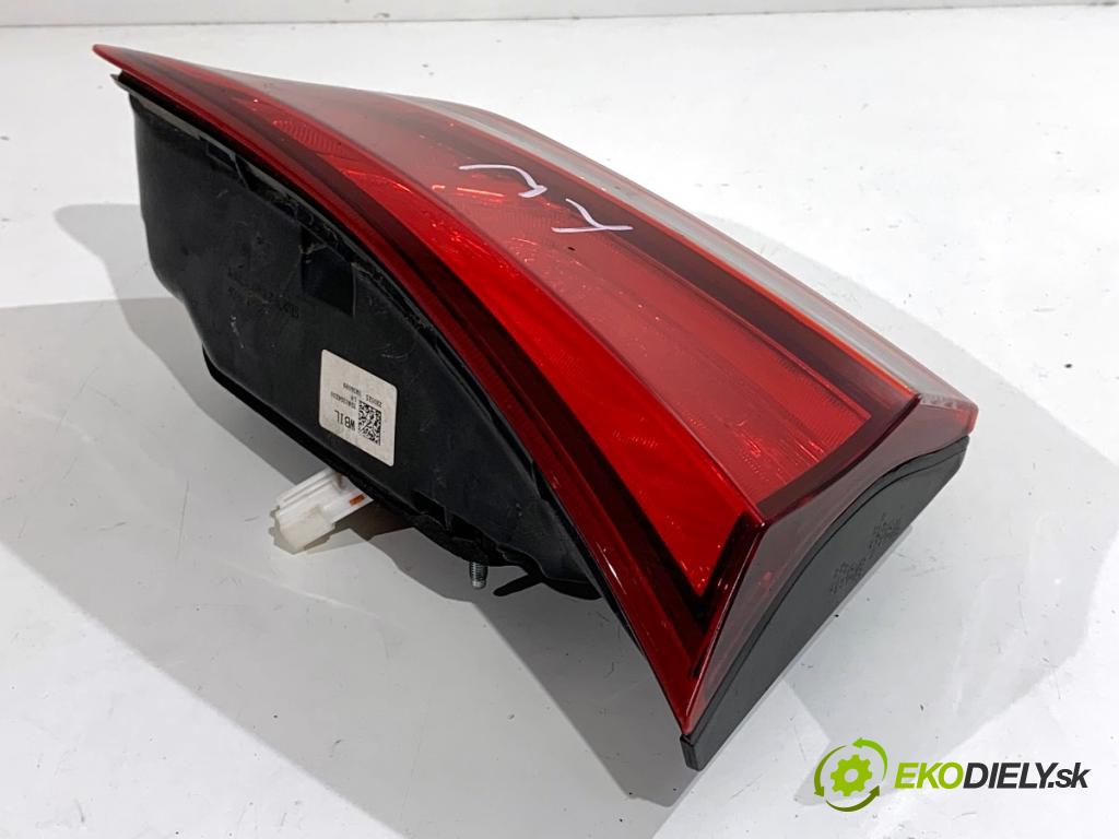 HYUNDAI i30 Kombi 2022 88 kW 1.0 T-GDI 998 Svetlo zad ľavá strana vnútorná 92403G4200 (Kľučka dverí ostatné)
