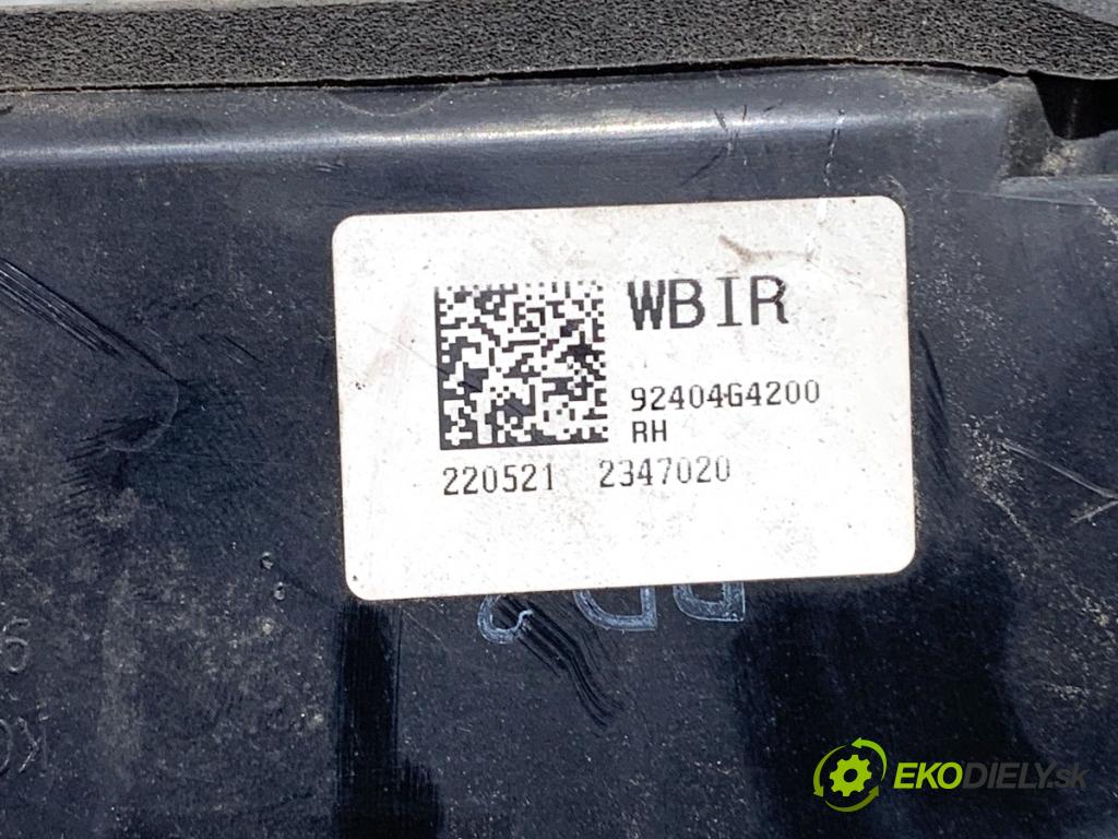 HYUNDAI i30 Kombi 2022 88 kW 1.0 T-GDI 998 Svetlo zad pravá vnútorná 92404G4200 (Kľučka dverí ostatné)