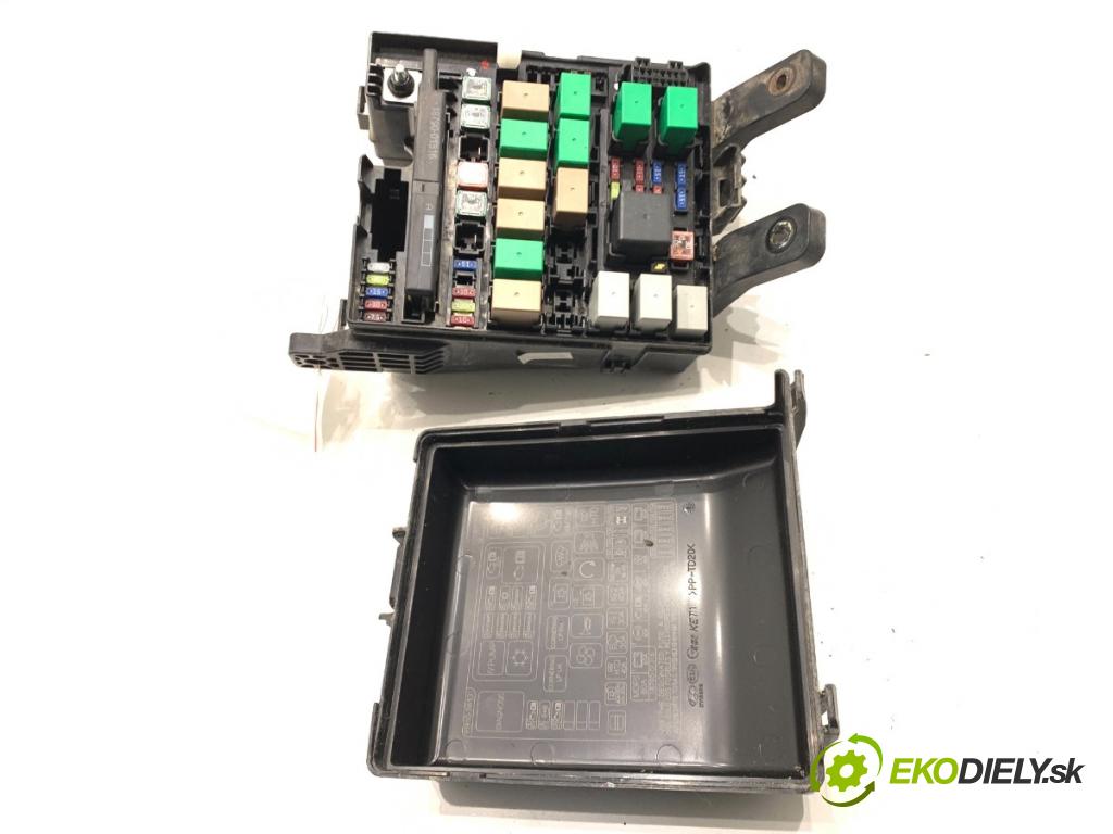 KIA SPORTAGE III SUV 2013 191 kW 2.0 AWD 1998 Skrinka poistková 91950-2S010 (Poistková skrinka)