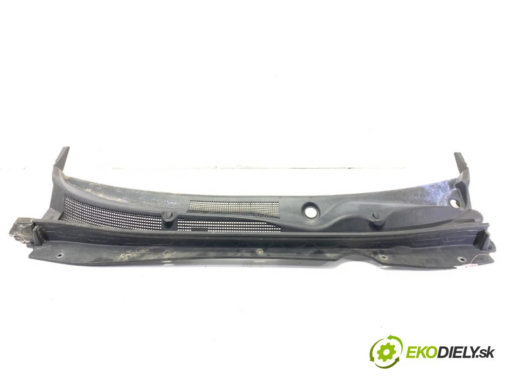 KIA SPORTAGE III SUV 2013 191 kW 2.0 AWD 1998 torpédo plast pod čelní okno 86151-3U000 (Plast pod čelním sklem)