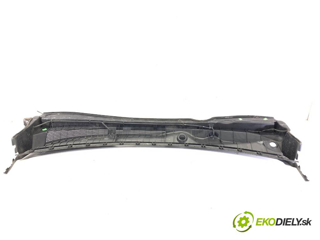 KIA SPORTAGE III SUV 2013 191 kW 2.0 AWD 1998 torpédo plast pod čelní okno 86151-3U000 (Plast pod čelním sklem)