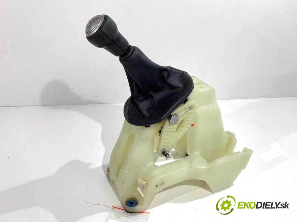 KIA SPORTAGE III SUV 2013 191 kW 2.0 AWD 1998 Kulisa 43700-3WXXX (Rýchlostná páka (kulisa))