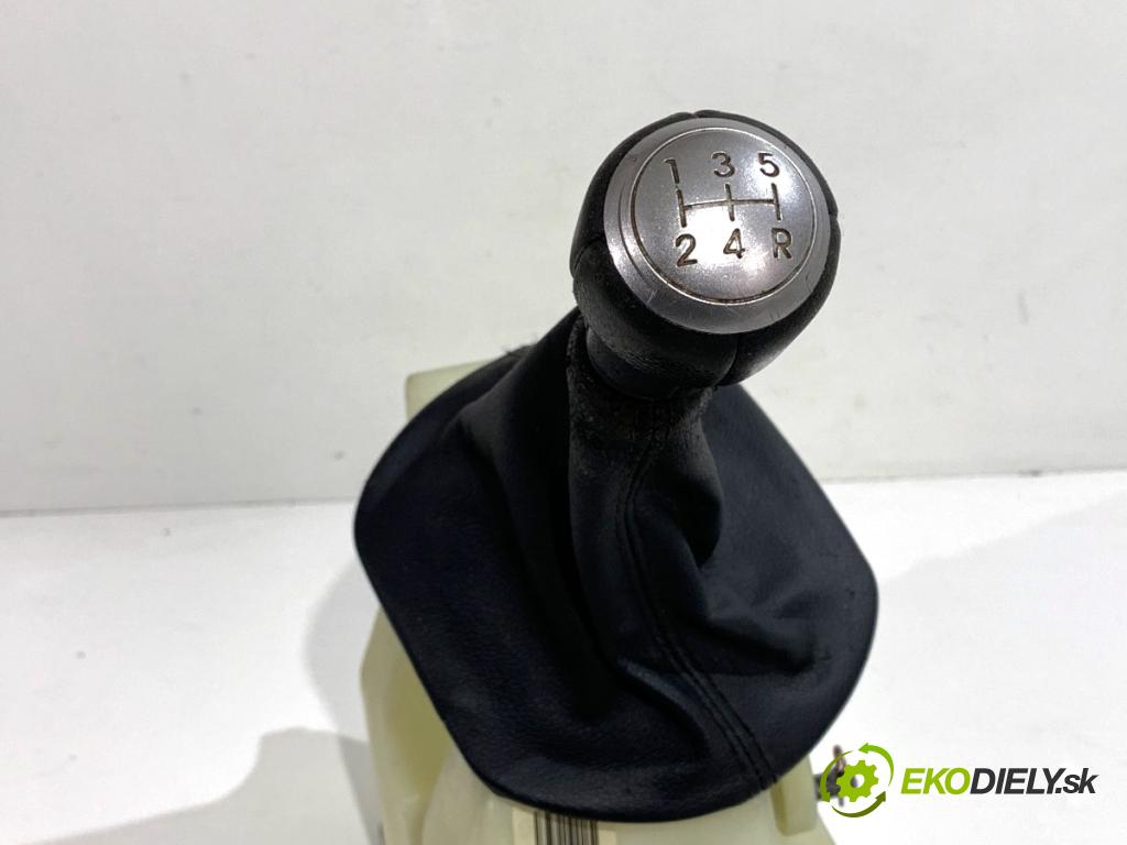 KIA SPORTAGE III SUV 2013 191 kW 2.0 AWD 1998 Kulisa 43700-3WXXX (Rýchlostná páka (kulisa))