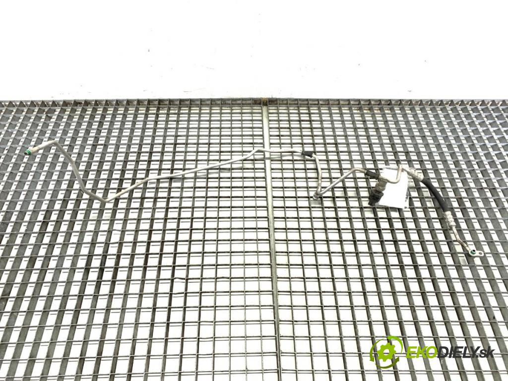 KIA SPORTAGE III SUV 2013 191 kW 2.0 AWD 1998 rúrka klimatizace  (Trubka klimatizace)