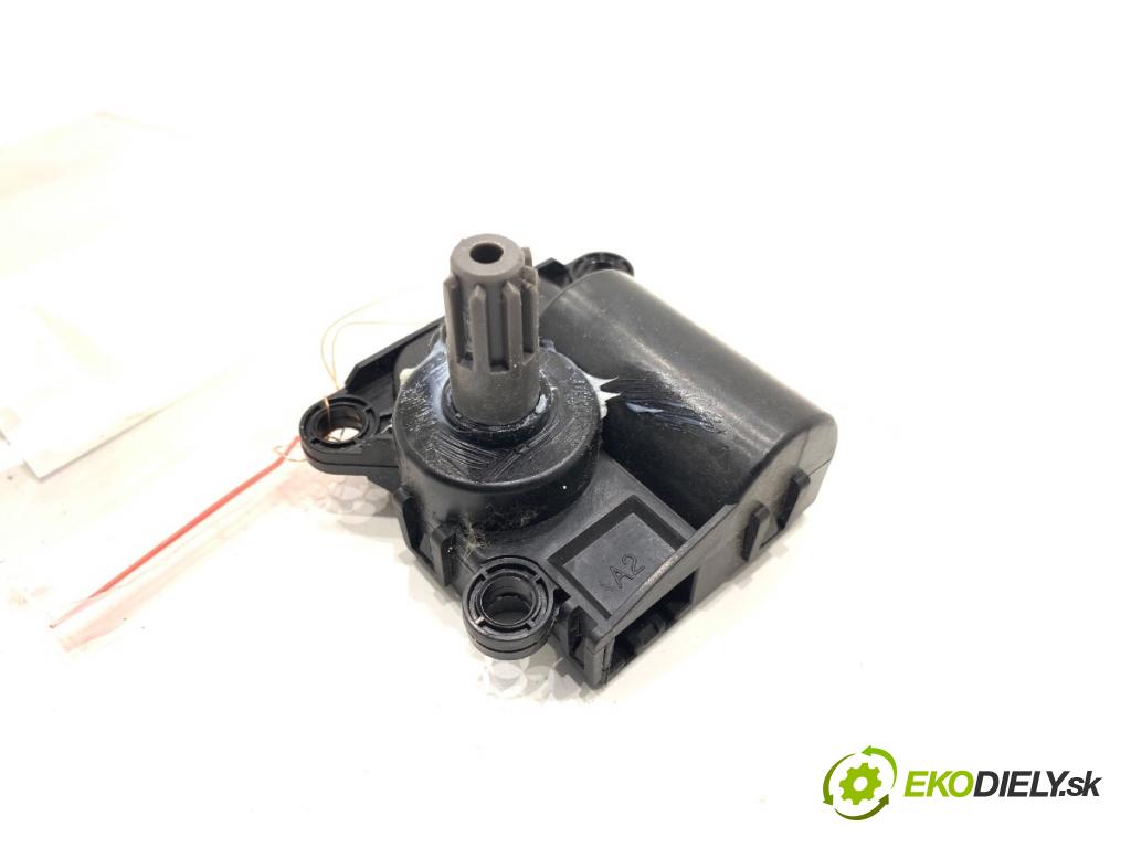 KIA SPORTAGE III SUV 2013 191 kW 2.0 AWD 1998 Motor kúrenia D332-JY9AA02