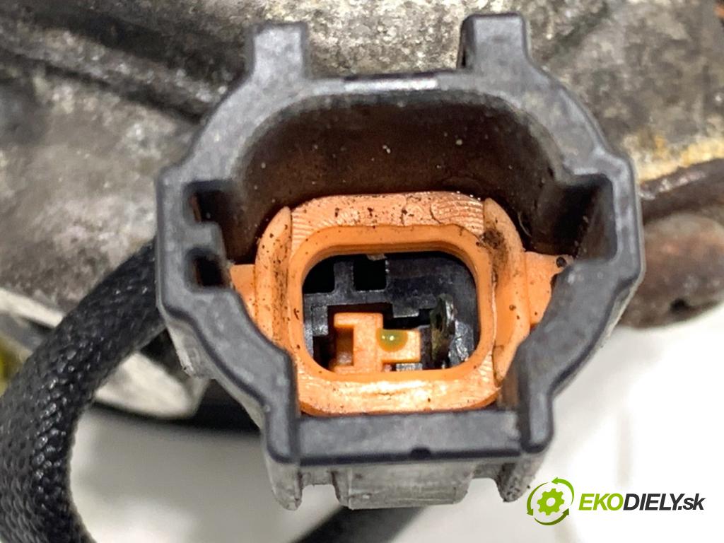 NISSAN JUKE F15 SUV 2012 86 kW 1.6 1598 kompresor klimatizace 926001KA1B (Kompresor klimatizace)