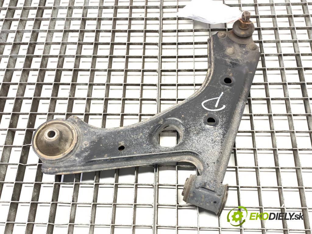 OPEL CORSA E liftback 2016 66 kW 1.4 (08, 68) 1398 rameno pravý přední část 