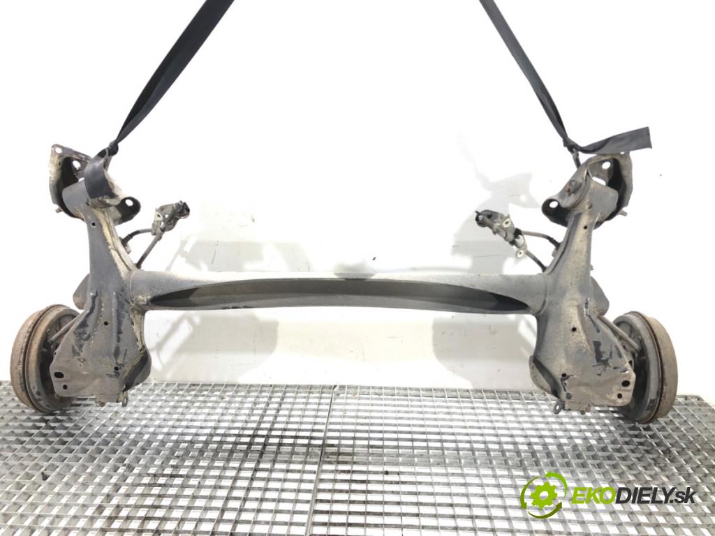 OPEL CORSA E liftback 2016 66 kW 1.4 (08, 68) 1398 výztuha zadní část 
