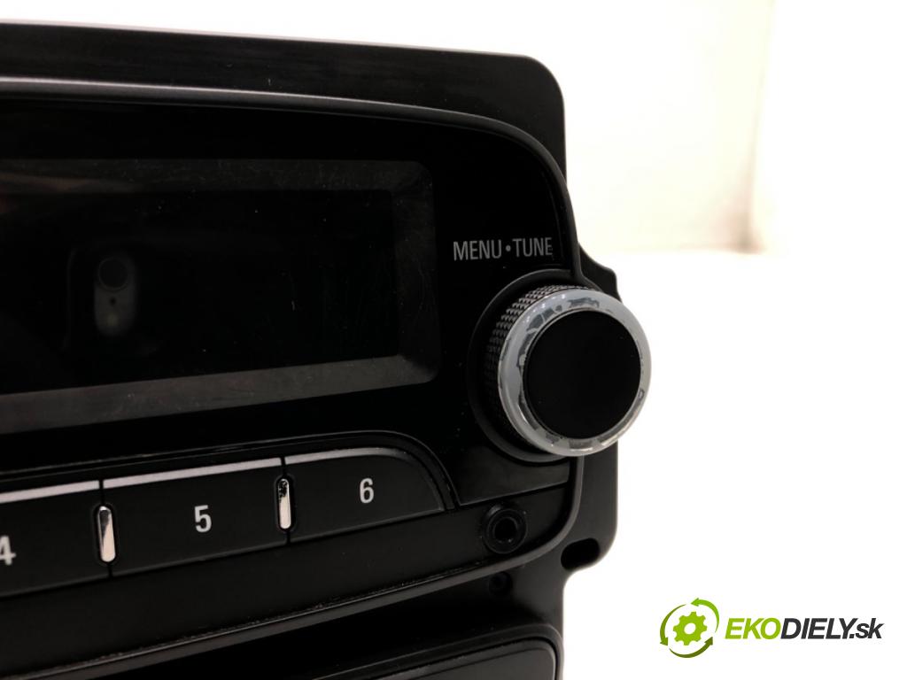 OPEL CORSA E liftback 2016 66 kW 1.4 (08, 68) 1398 RADIO 39012676 (Audio zariadenie)