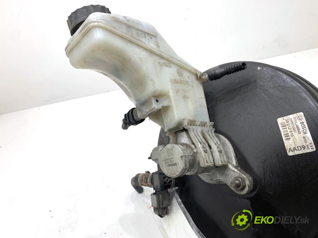 OPEL CORSA E liftback 2016 66 kW 1.4 (08, 68) 1398 Posilovač bŕzd 39012510 0204J00042