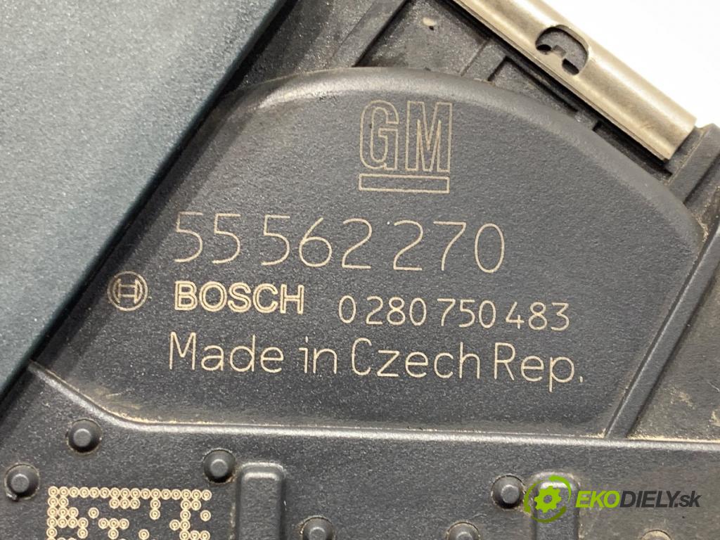 OPEL CORSA E liftback 2016 66 kW 1.4 (08, 68) 1398 Škrtiaca klapka 55562270 (Škrtiaca klapka)