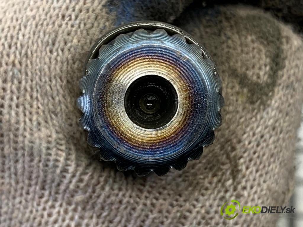 OPEL CORSA E liftback 2016 66 kW 1.4 (08, 68) 1398 Poloos ľavy predný