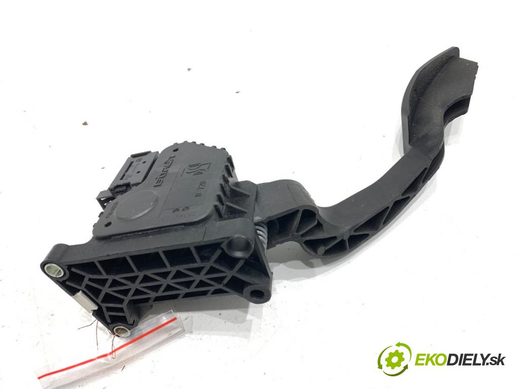 OPEL CORSA E liftback 2016 66 kW 1.4 (08, 68) 1398 Potenciometer plynu 13305804 (Potenciometer plynového pedálu)