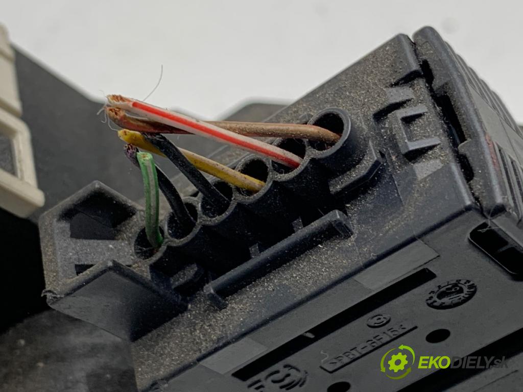 OPEL CORSA E liftback 2016 66 kW 1.4 (08, 68) 1398 Potenciometer plynu 13305804 (Potenciometer plynového pedálu)