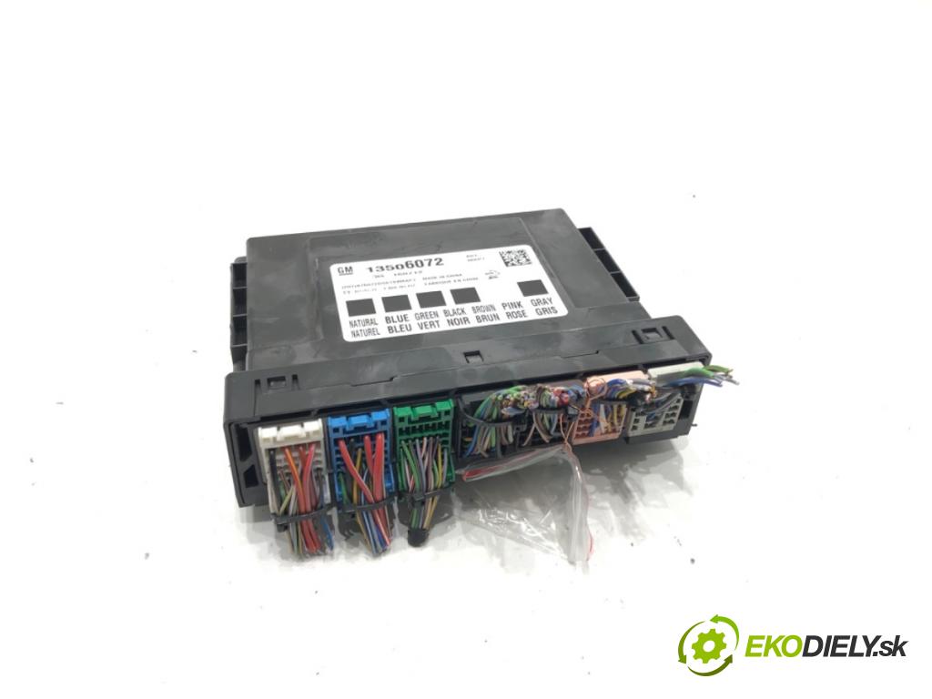 OPEL CORSA E liftback 2016 66 kW 1.4 (08, 68) 1398 Modul komfortu 13506072 (Modul komfortu)