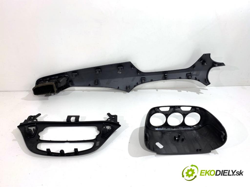 OPEL CORSA E liftback 2016 66 kW 1.4 (08, 68) 1398 lišty kryt 39050125 13391249 (Lišta)