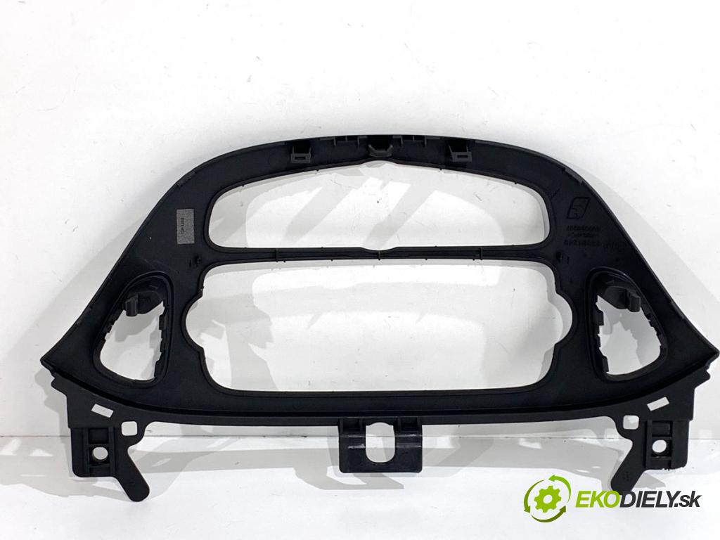 OPEL CORSA E liftback 2016 66 kW 1.4 (08, 68) 1398 lišty kryt 39050125 13391249 (Lišta)