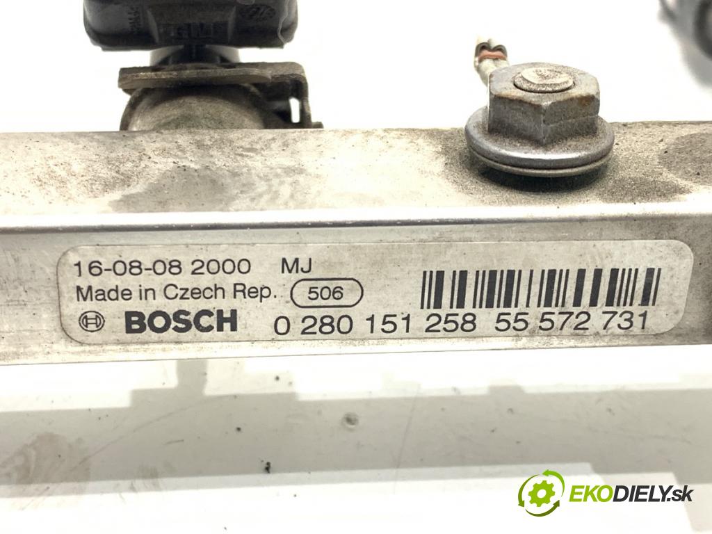 OPEL CORSA E liftback 2016 66 kW 1.4 (08, 68) 1398 Lišta vstrekovacia 0280158181 (Vstrekovacia lišta)