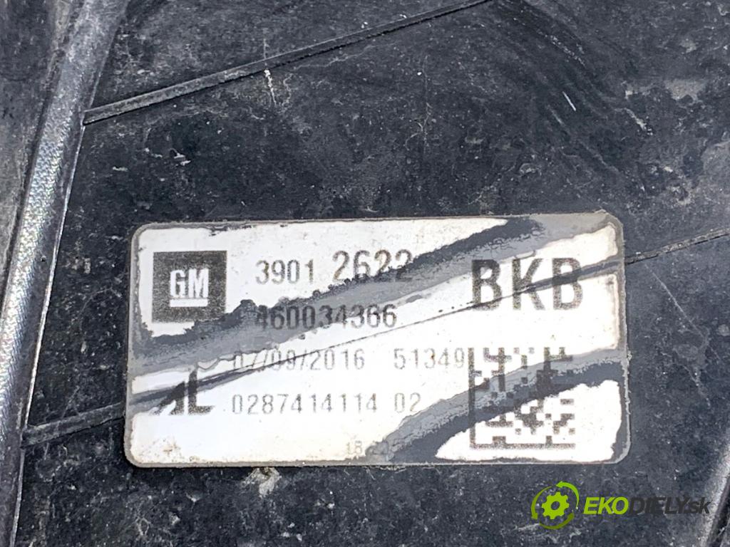 OPEL CORSA E liftback 2016 66 kW 1.4 (08, 68) 1398 Svetlo pravy zad 39012622