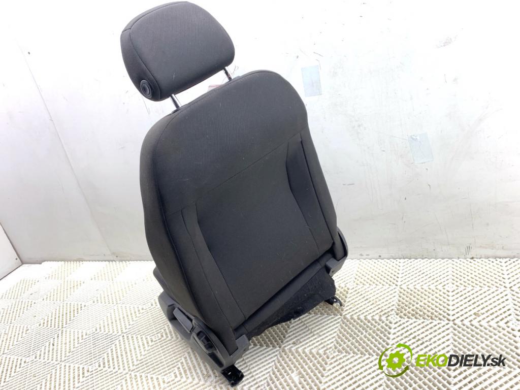 OPEL CORSA E liftback 2016 66 kW 1.4 (08, 68) 1398 Sedadlo ľavy predný