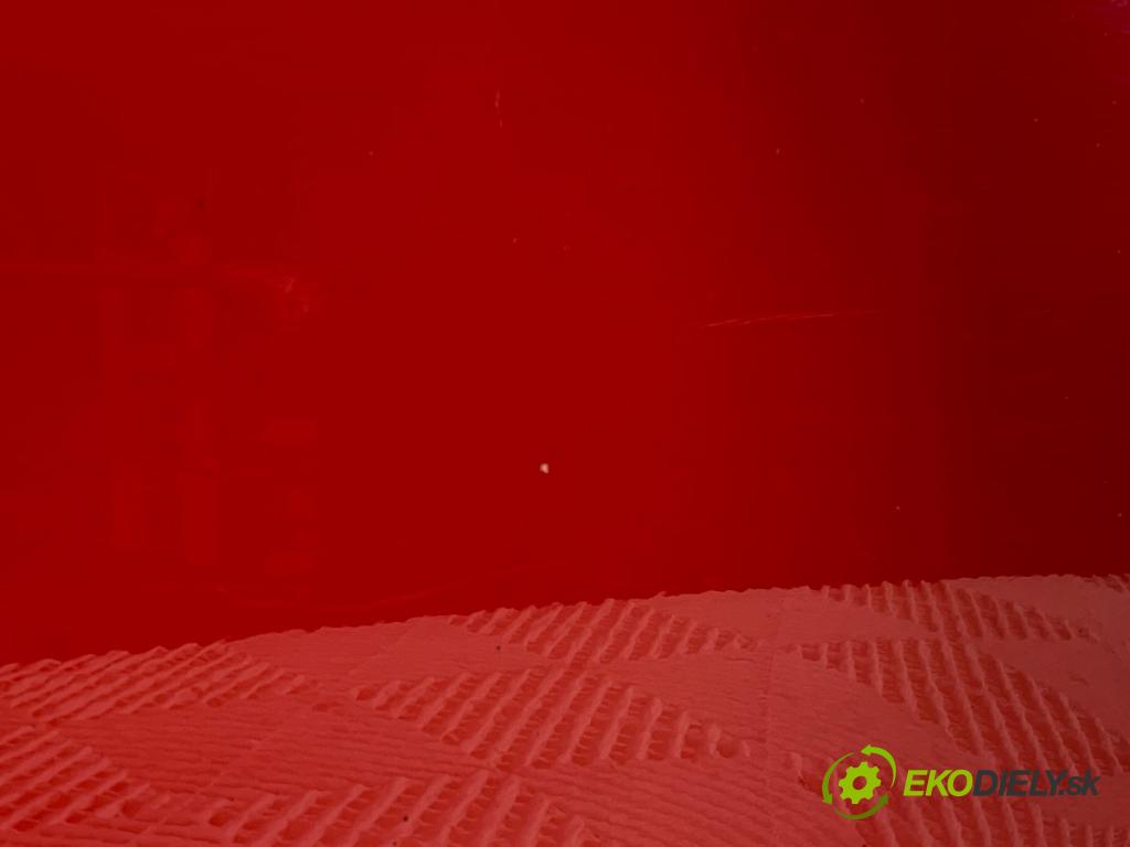 OPEL CORSA E liftback 2016 66 kW 1.4 (08, 68) 1398 Dvere pravy predný Z50S