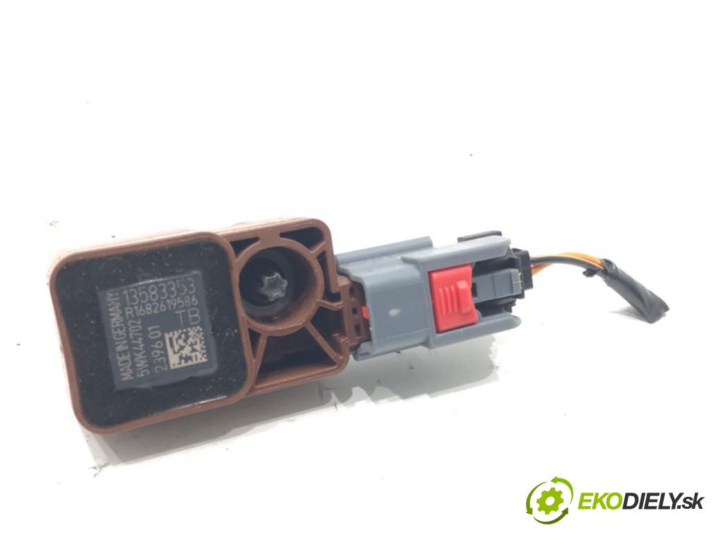 OPEL CORSA E liftback 2016 66 kW 1.4 (08, 68) 1398 Snímač nárazu 13583353 (Snímač nárazu)