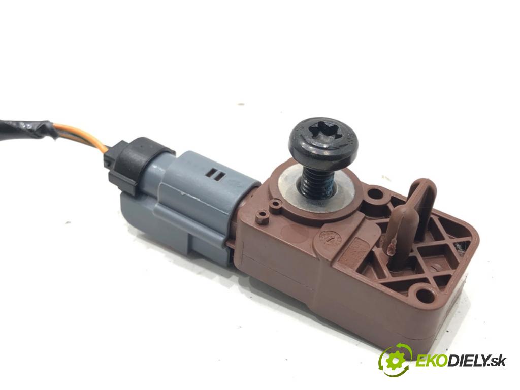 OPEL CORSA E liftback 2016 66 kW 1.4 (08, 68) 1398 Snímač nárazu 13583353 (Snímač nárazu)