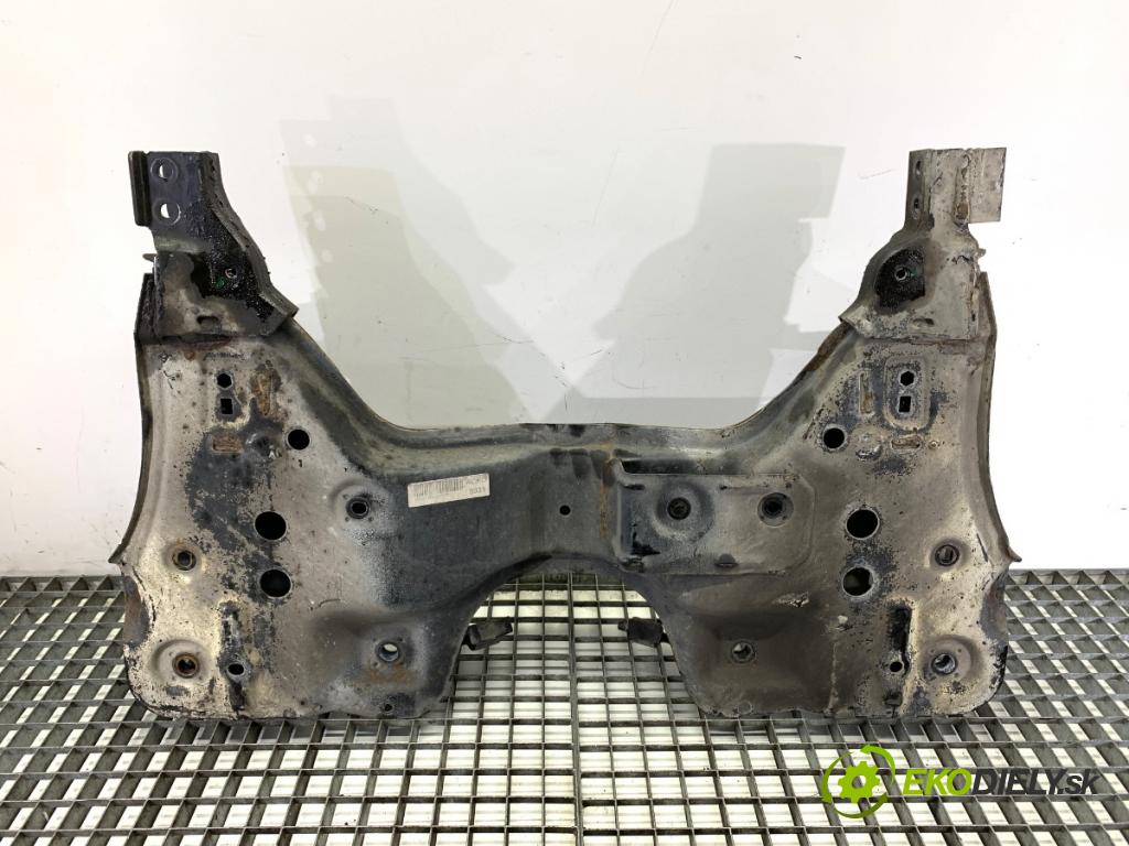 OPEL CORSA E liftback 2016 66 kW 1.4 (08, 68) 1398 výztuha pod motor (Přední výztuha)