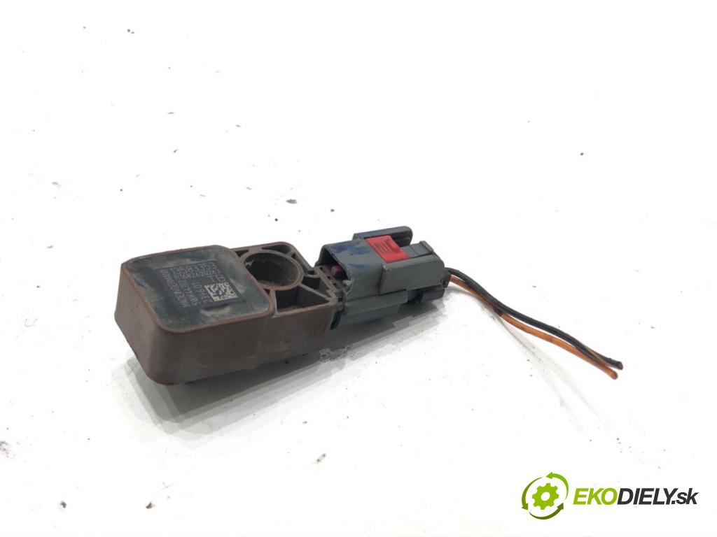 OPEL CORSA E liftback 2016 66 kW 1.4 (08, 68) 1398 Snímač nárazu 13583353 (Snímač nárazu)