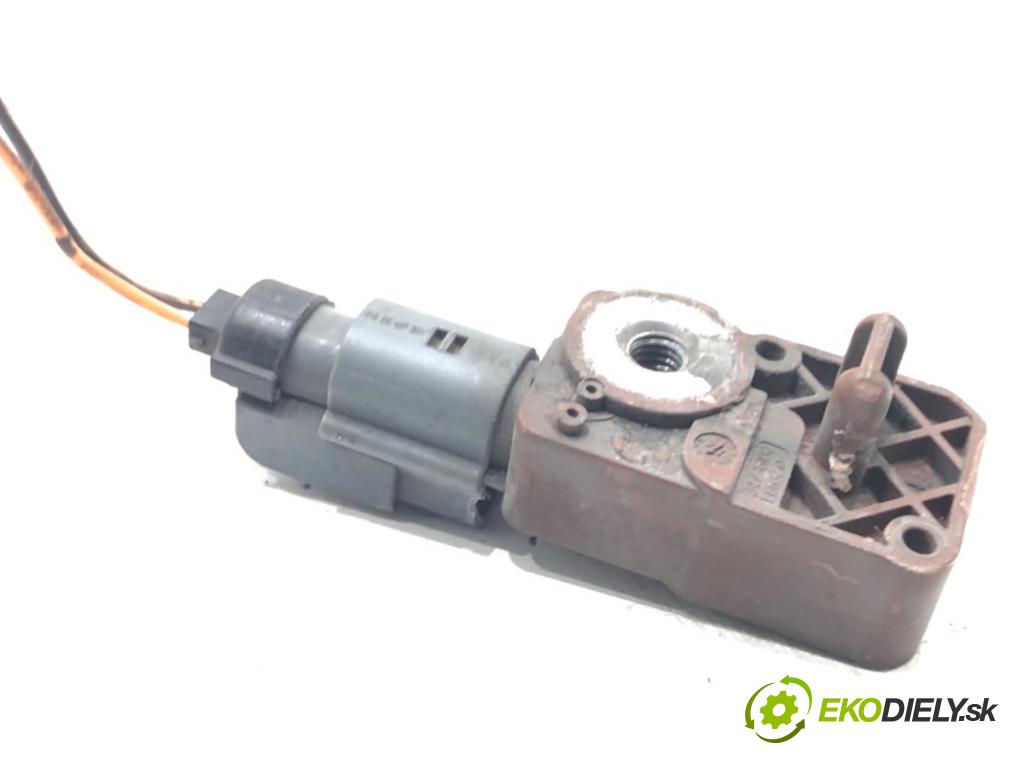 OPEL CORSA E liftback 2016 66 kW 1.4 (08, 68) 1398 Snímač nárazu 13583353 (Snímač nárazu)