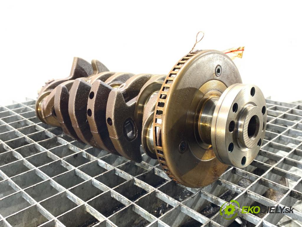 OPEL CORSA E liftback 2016 66 kW 1.4 (08, 68) 1398 Kardaň, hriadeľ KLIKA: 55565543 (Blok motora ostatné)