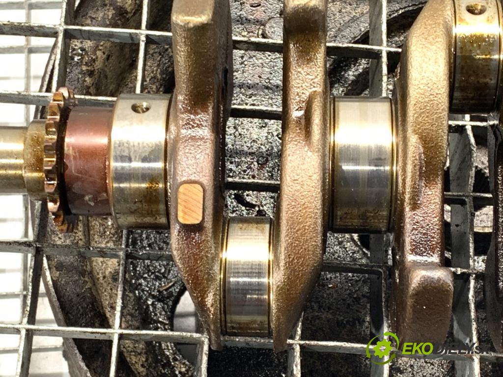 OPEL CORSA E liftback 2016 66 kW 1.4 (08, 68) 1398 Kardaň, hriadeľ KLIKA: 55565543 (Blok motora ostatné)