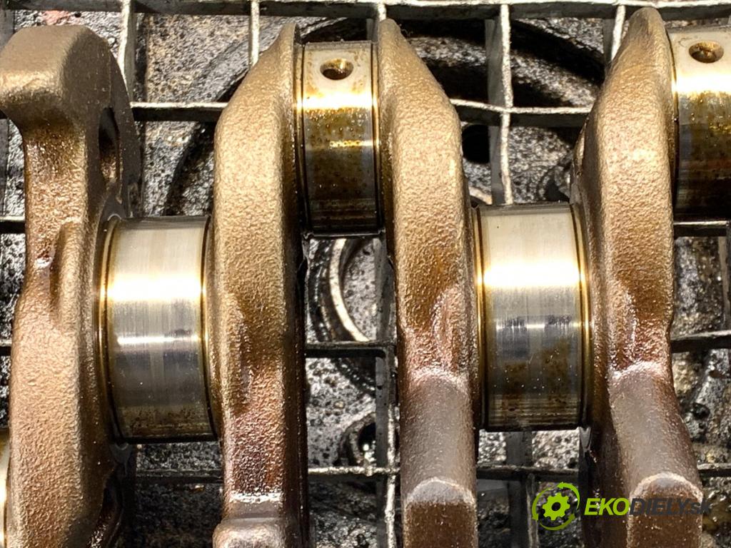 OPEL CORSA E liftback 2016 66 kW 1.4 (08, 68) 1398 Kardaň, hriadeľ KLIKA: 55565543 (Blok motora ostatné)