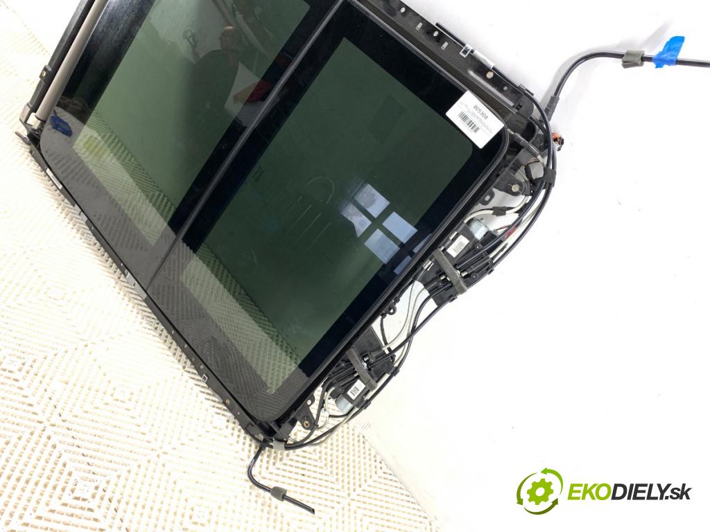 JEEP GRAND CHEROKEE WK SUV 2015 184 kW 3.0 CRD V6 4x4 2987 střešní okno  (Sklo karoserie)