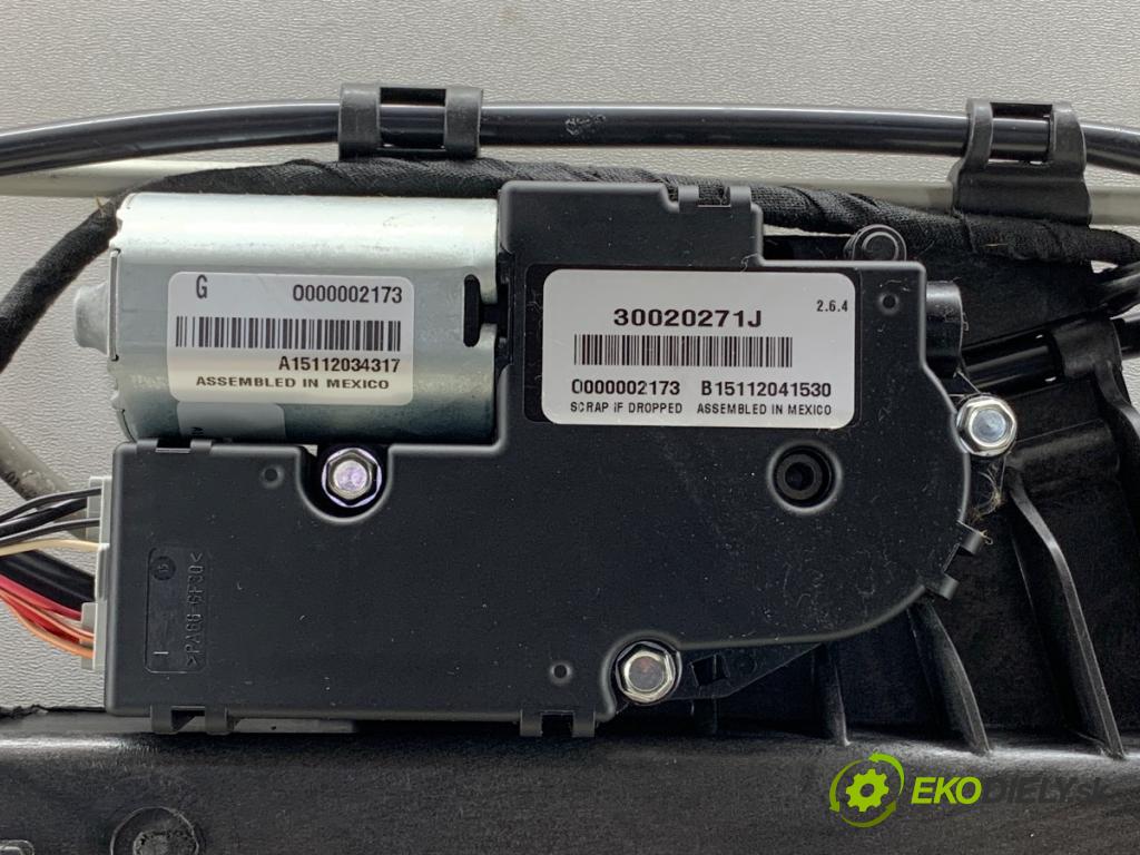 JEEP GRAND CHEROKEE WK SUV 2015 184 kW 3.0 CRD V6 4x4 2987 střešní okno  (Sklo karoserie)