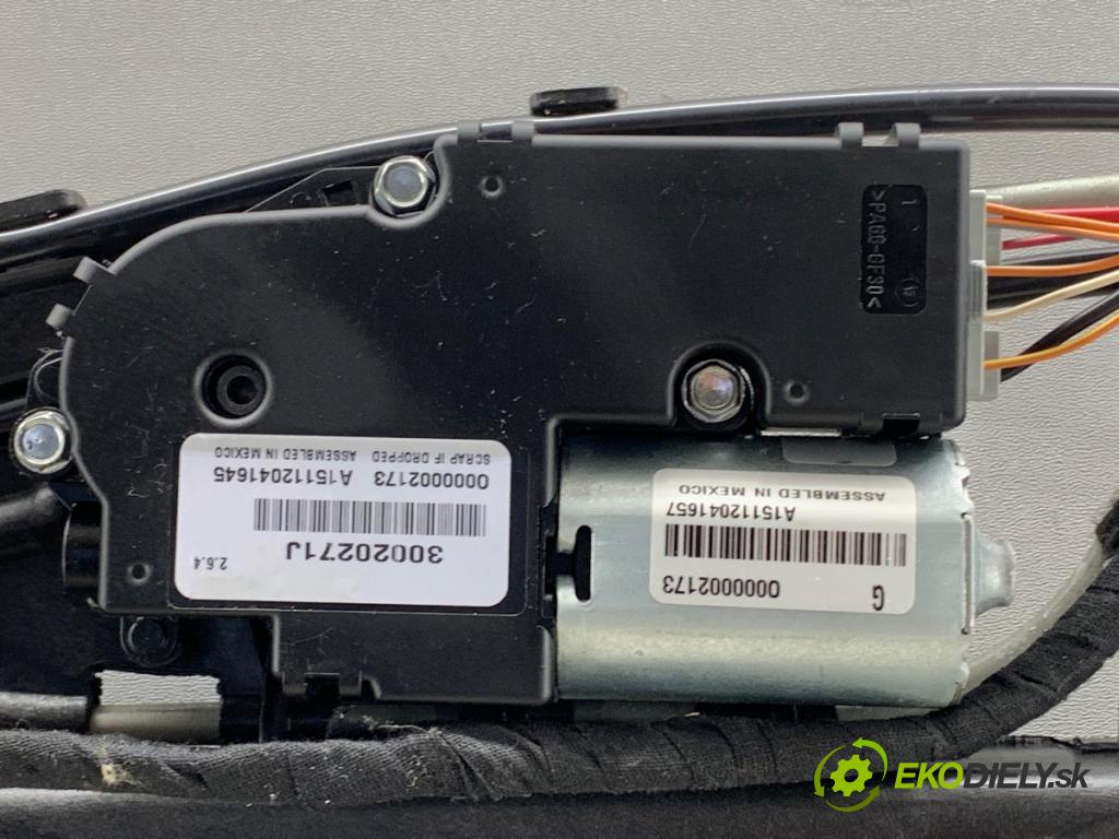 JEEP GRAND CHEROKEE WK SUV 2015 184 kW 3.0 CRD V6 4x4 2987 střešní okno  (Sklo karoserie)