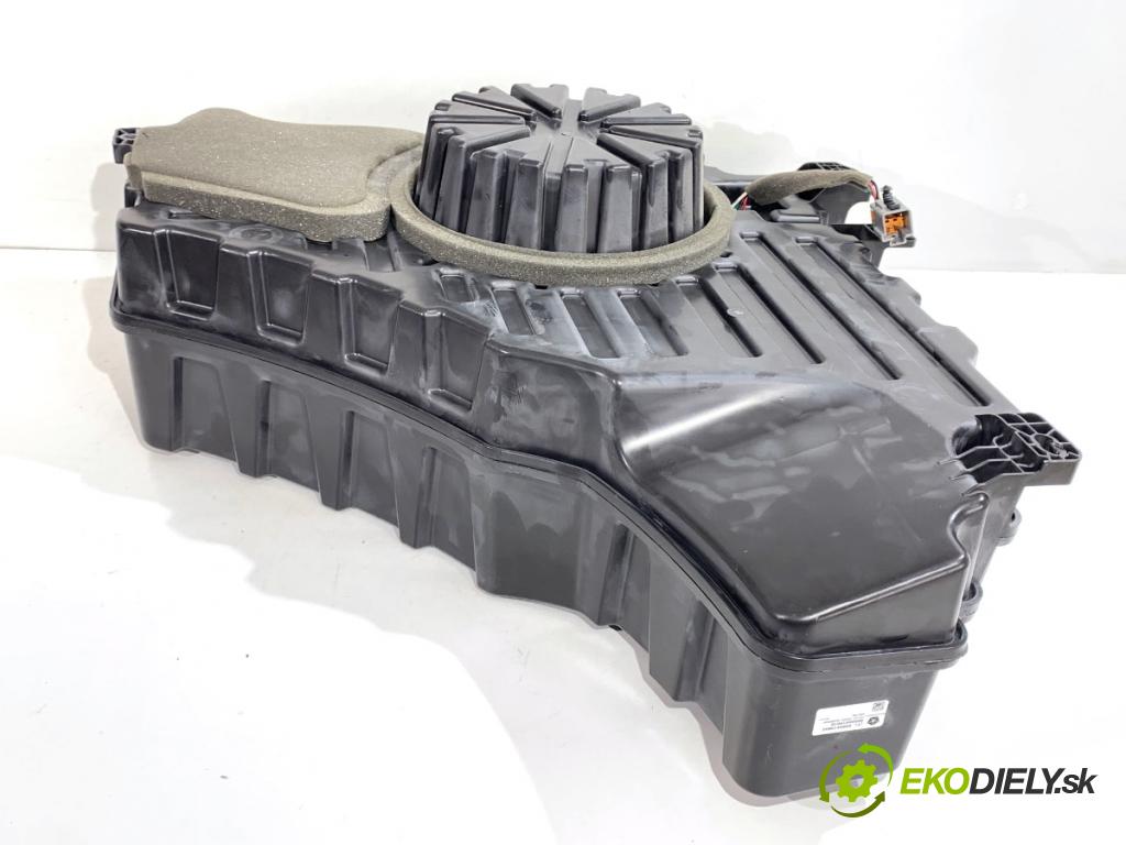 JEEP GRAND CHEROKEE WK SUV 2015 184 kW 3.0 CRD V6 4x4 2987 subwoofer 05035130AC (Audio zariadenie)