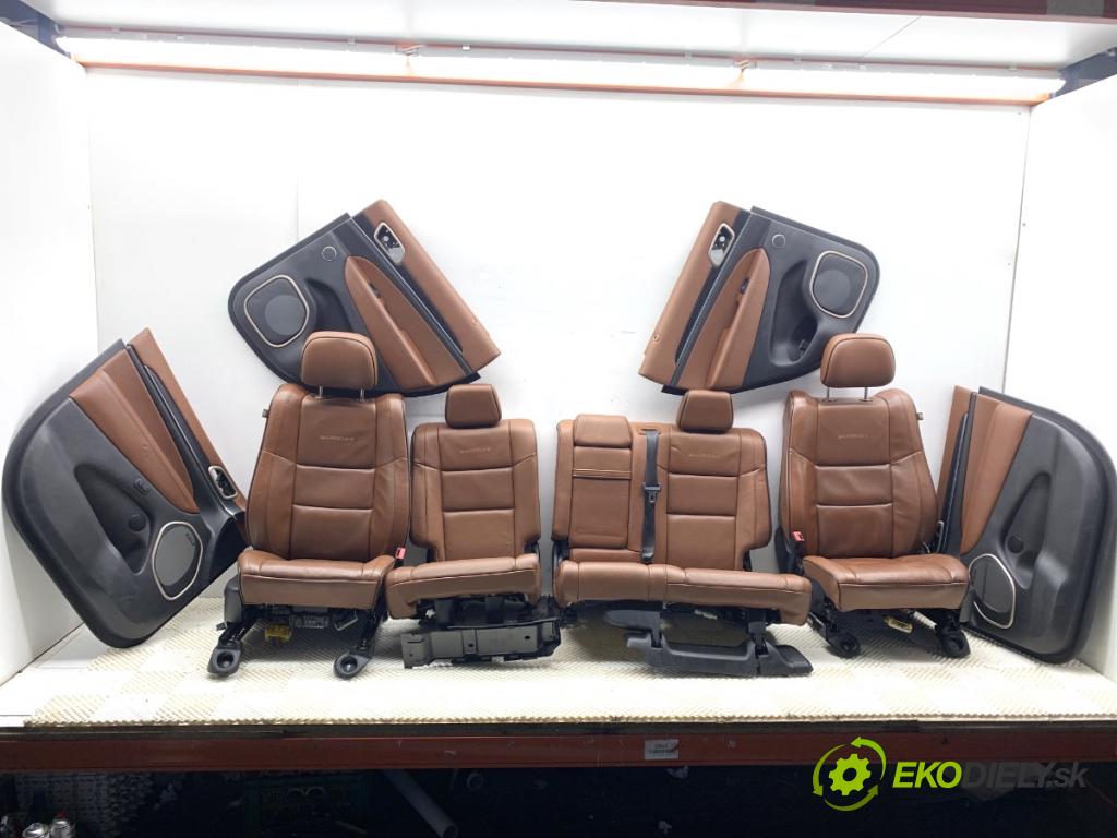 JEEP GRAND CHEROKEE WK SUV 2015 184 kW 3.0 CRD V6 4x4 2987 sedadla sedačky sedadlo boční 
