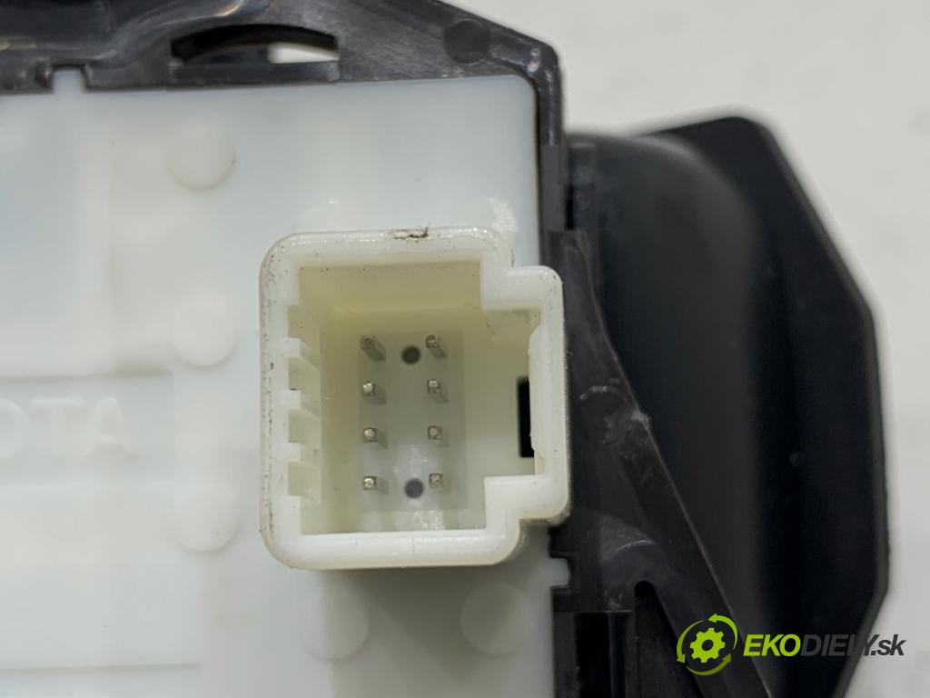 TOYOTA AVENSIS T27 sedan 2012 108 kW 1.8 (ZRT271_) 1798 Spínač brzdy ručnej brzdy 84390-05010 (Prepínacie páčky pod volantom)