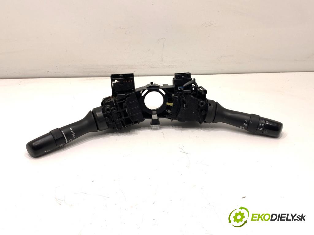 TOYOTA AVENSIS T27 sedan 2012 108 kW 1.8 (ZRT271_) 1798 Prepínač kombinovaný 173832 (Prepínacie páčky pod volantom)