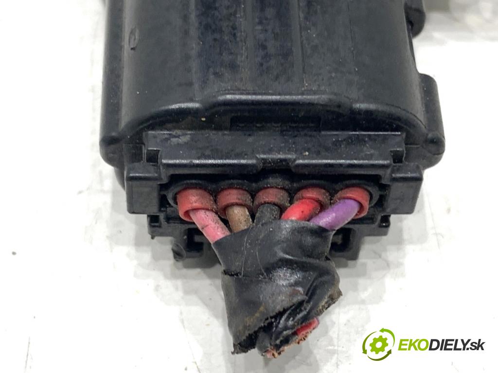 TOYOTA AVENSIS T27 sedan 2012 108 kW 1.8 (ZRT271_) 1798 Váha vzduchu 22204-0V020 (Váha vzduchu)