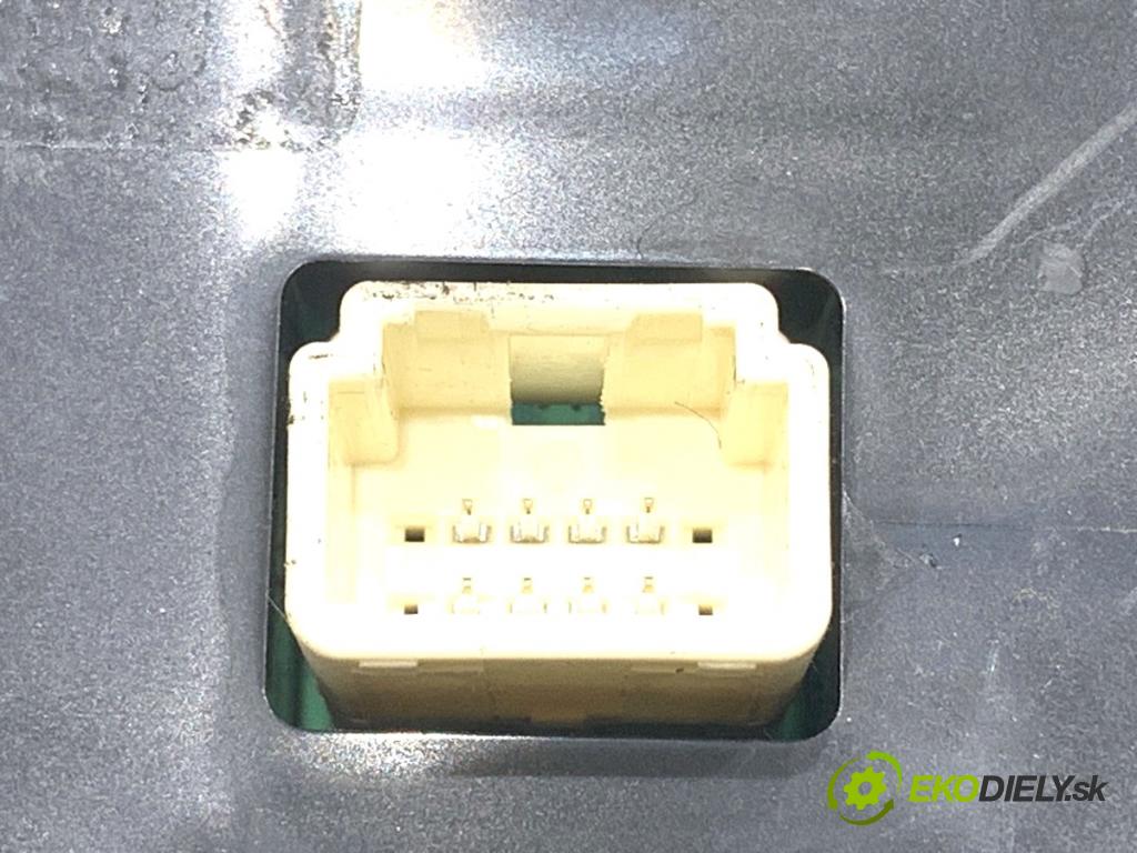 TOYOTA AVENSIS T27 sedan 2012 108 kW 1.8 (ZRT271_) 1798 Panel ovládania kúrenia  (Prepínacie páčky pod volantom)