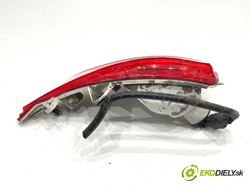 TOYOTA AVENSIS T27 sedan 2012 108 kW 1.8 (ZRT271_) 1798 Svetlo nárazníka ľavy zad