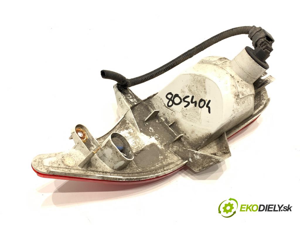 TOYOTA AVENSIS T27 sedan 2012 108 kW 1.8 (ZRT271_) 1798 Svetlo nárazníka ľavy zad