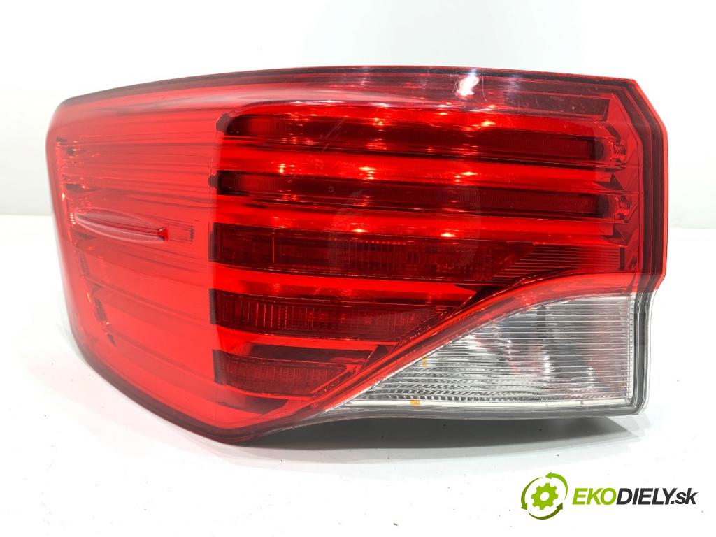 TOYOTA AVENSIS T27 sedan 2012 108 kW 1.8 (ZRT271_) 1798 světlo levý zadní část 