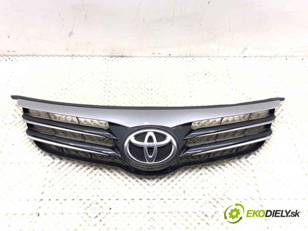 TOYOTA AVENSIS T27 sedan 2012 108 kW 1.8 (ZRT271_) 1798 mřížka maska 53101-05040 (Přední mřížka (maska chladiče))
