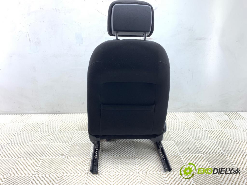 VW PASSAT B7 Kombi 2012 103 kW 2.0 TDI 1968 Sedadlo pravy predný